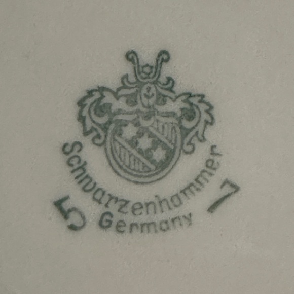 Schwarzenhammer Bavarian Porcelain Fruit Pattern Plate set of 2 - Picture 6 of 6